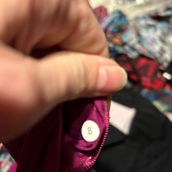 Lululemon sports Bra - size 8 - Picture 3 of 3